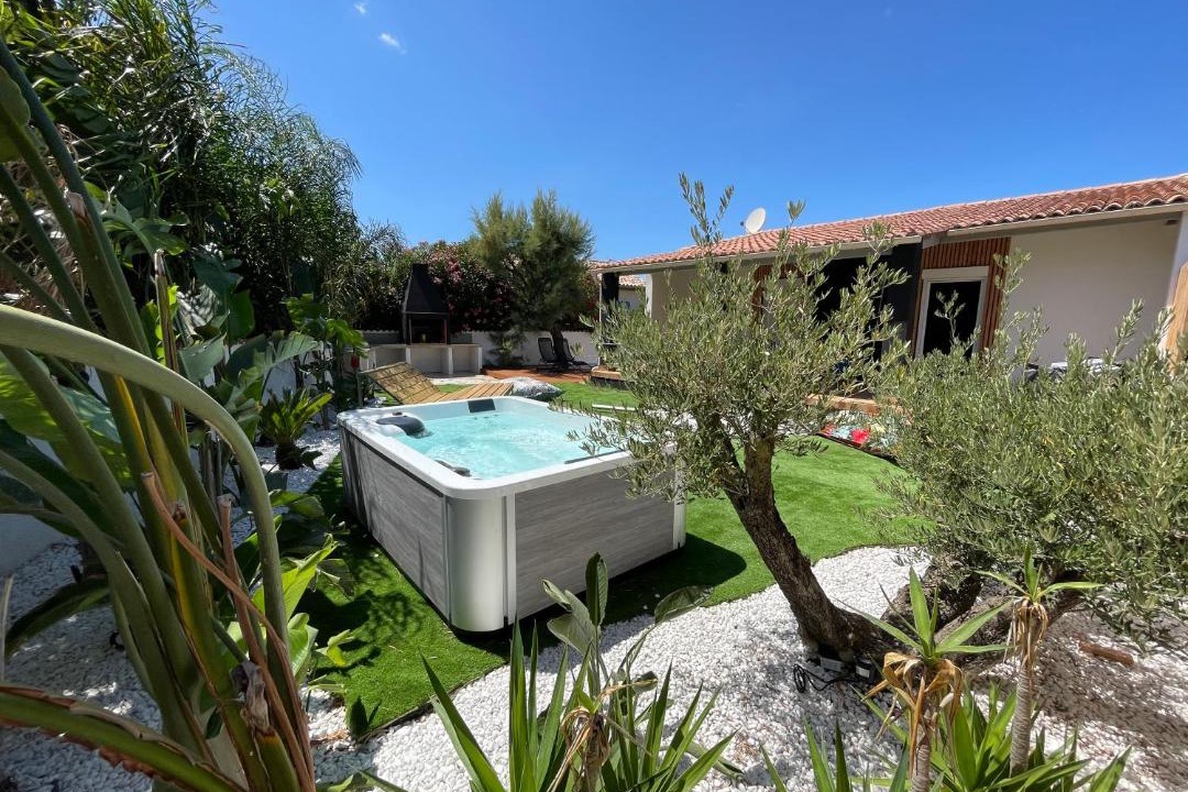 Photo of Others in Frontignan