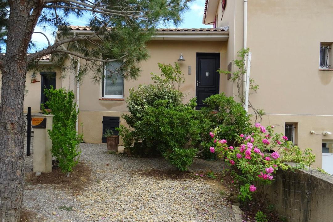 Photo of Buildings in Paraza