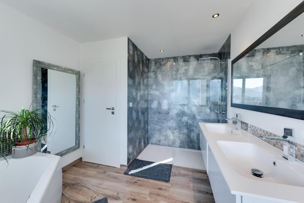 Photo of Bathroom in Lathuile