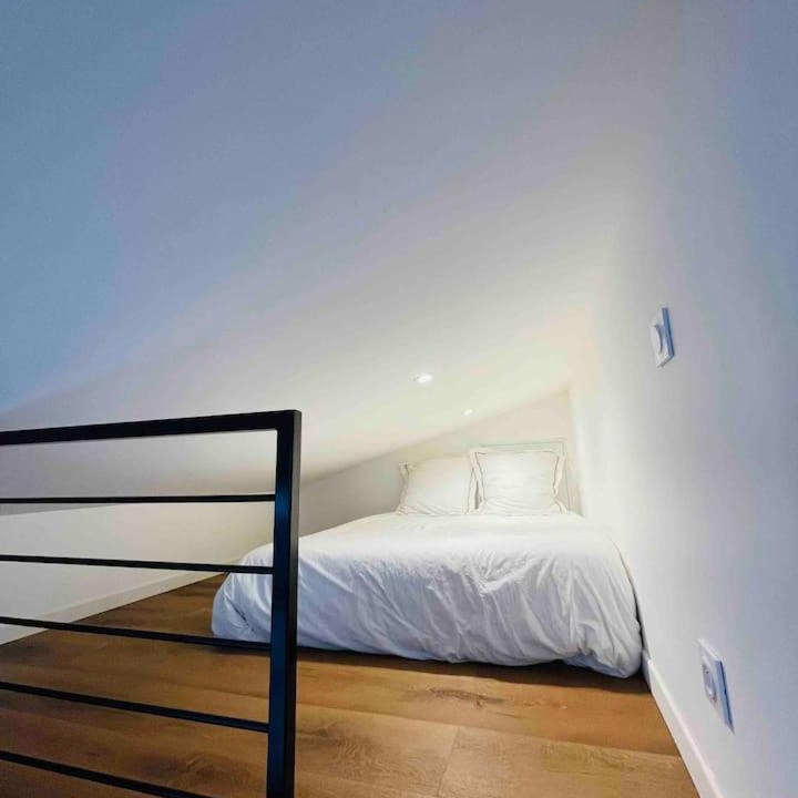 Photo of Bedroom in Rive Droite