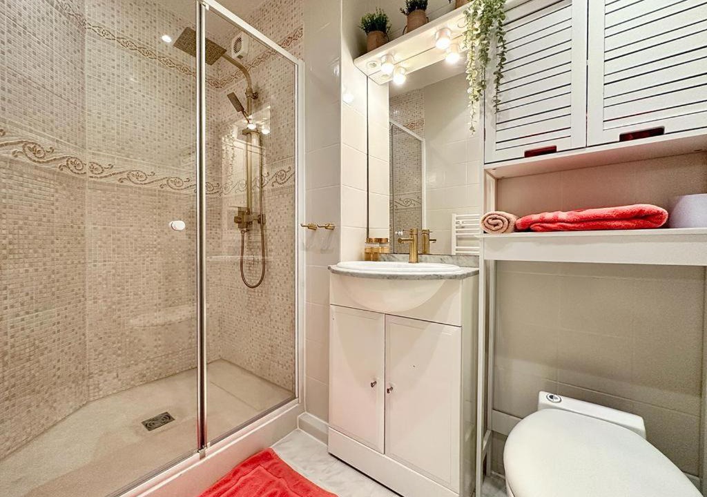 Photo of Bathroom in Saint-Chinian