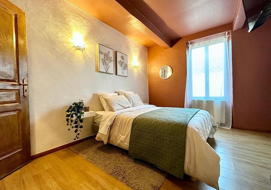 Photo of Bedroom in Saint-Chinian