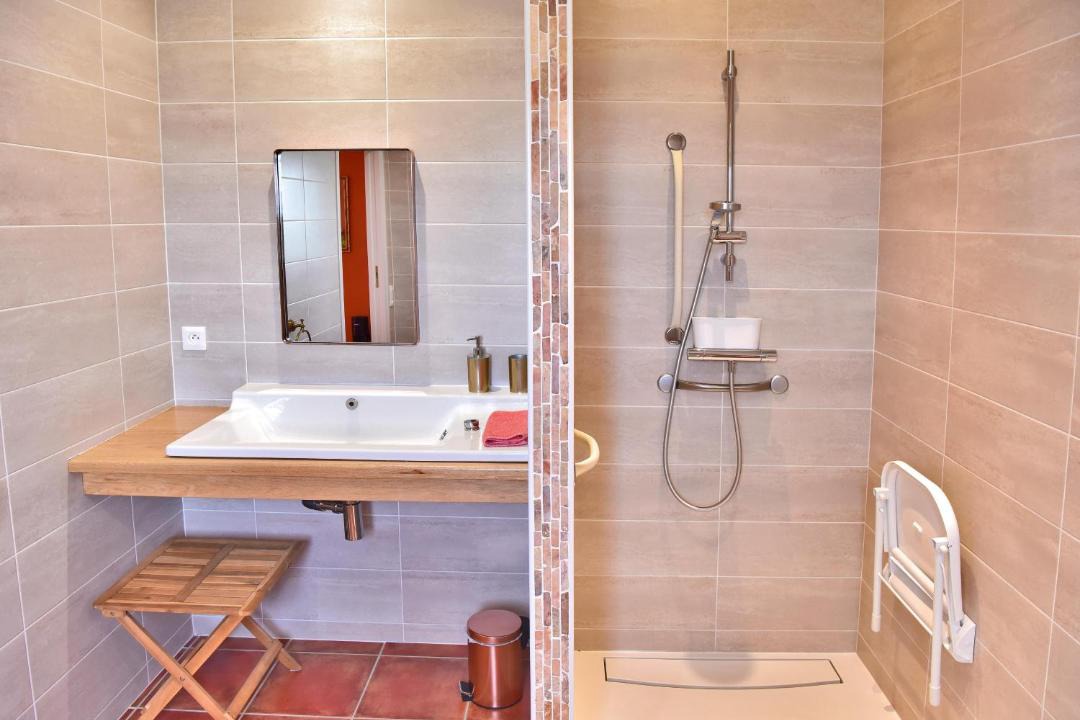 Photo of Bathroom in Archiac