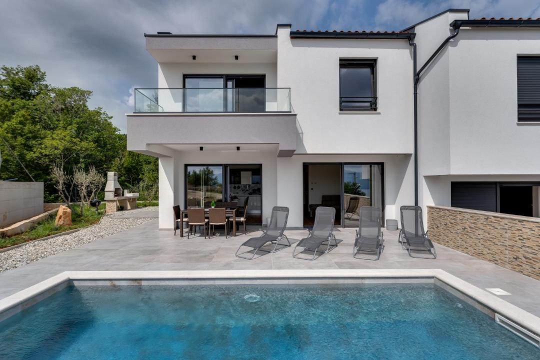 Photo of Outdoor in Risika