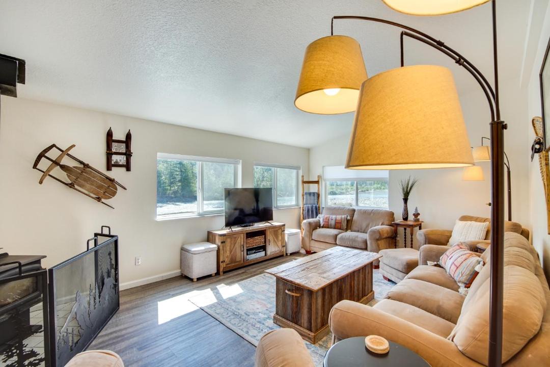 Photo of Others in Packwood