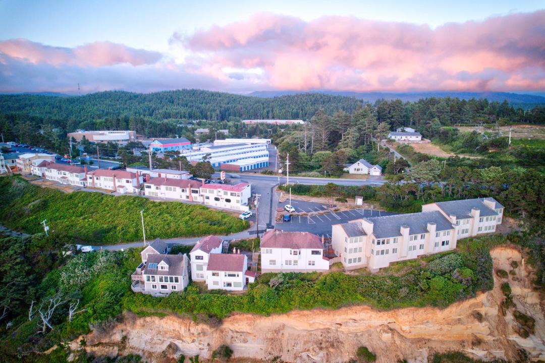 Photo of Buildings in Lincoln City