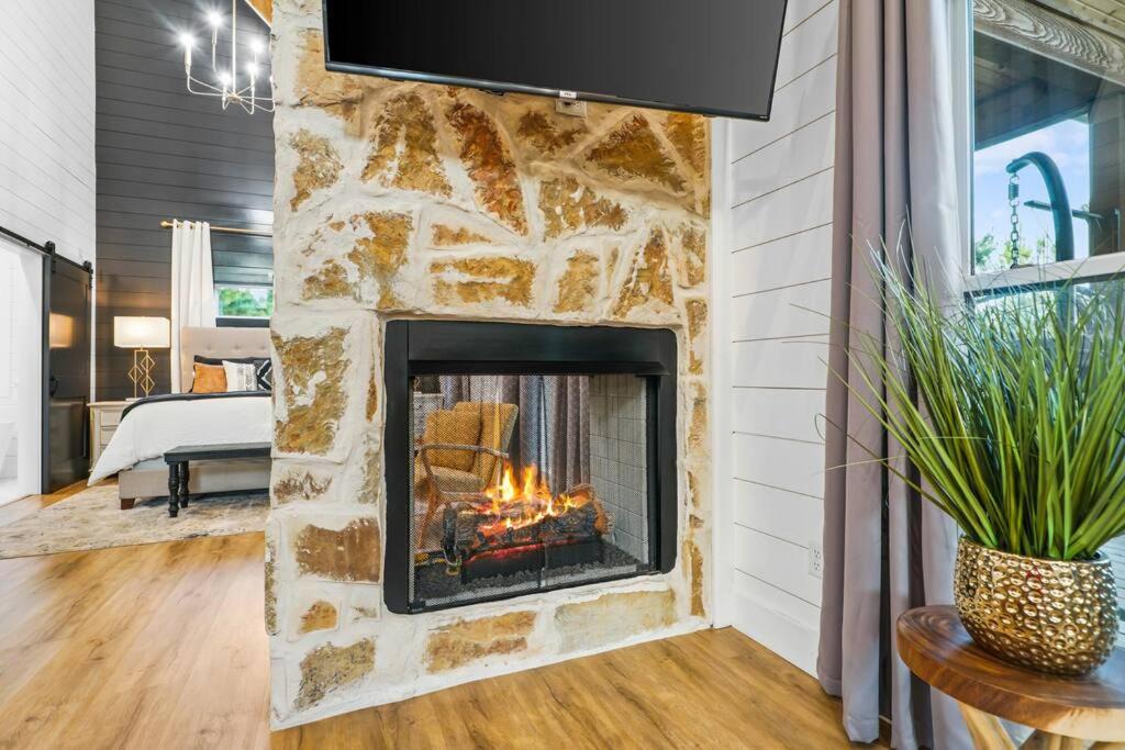 Photo of Livingroom in Broken Bow