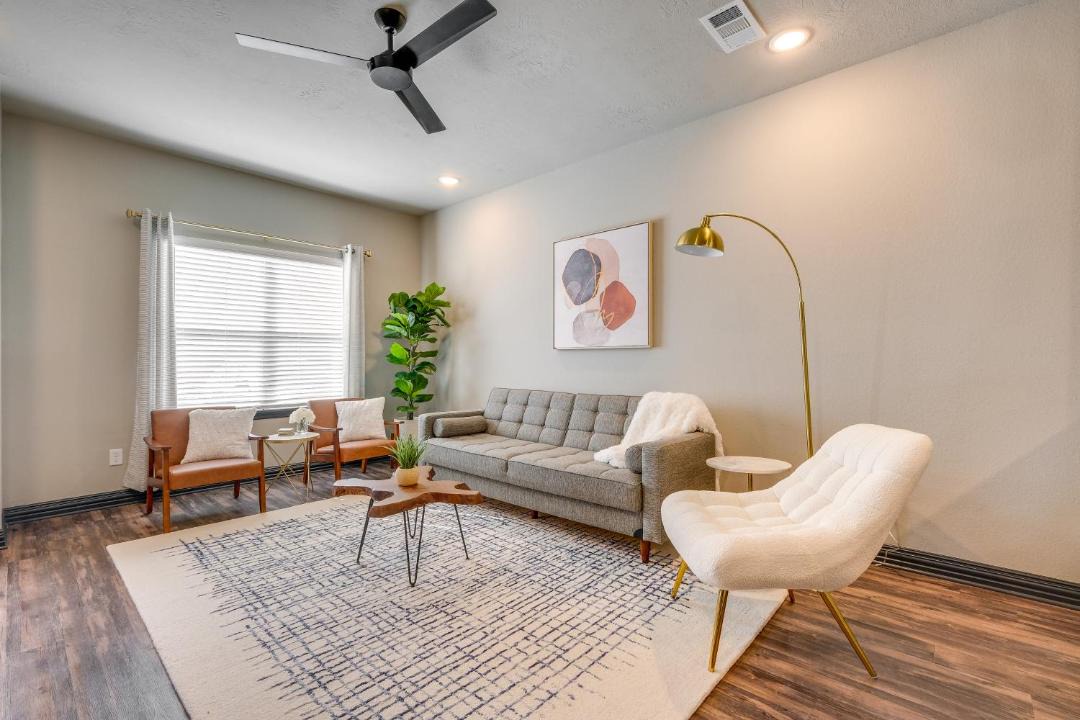 Photo of Livingroom in College Station