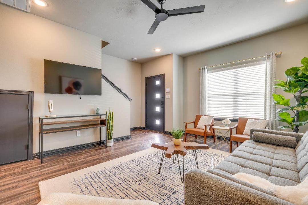 Photo of Livingroom in College Station