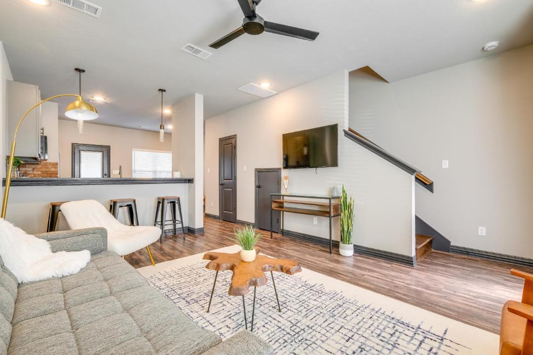 Photo of Livingroom in College Station