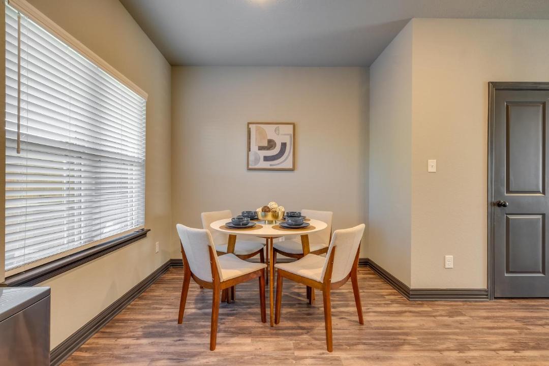 Photo of Livingroom in College Station
