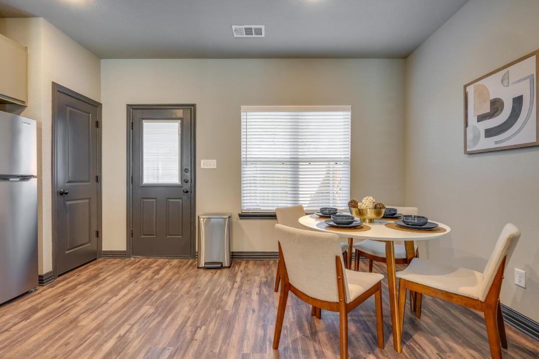 Photo of Livingroom in College Station