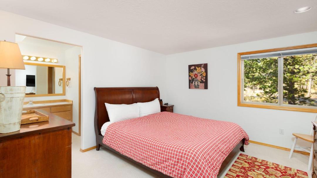 Photo of Bedroom in Sunriver
