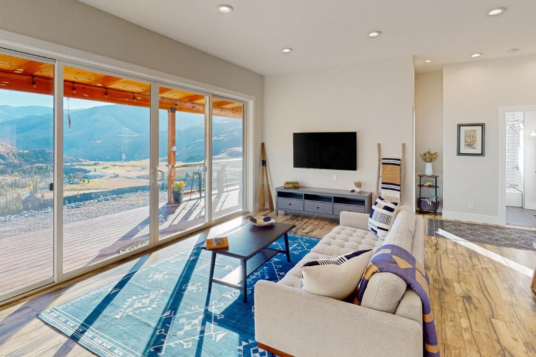 Photo of Livingroom in Pateros