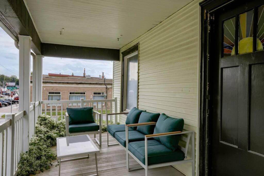 Photo of Livingroom in Bethany