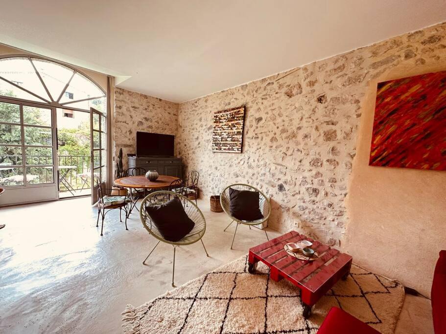 Photo of Livingroom in Saint-Hippolyte-du-Fort