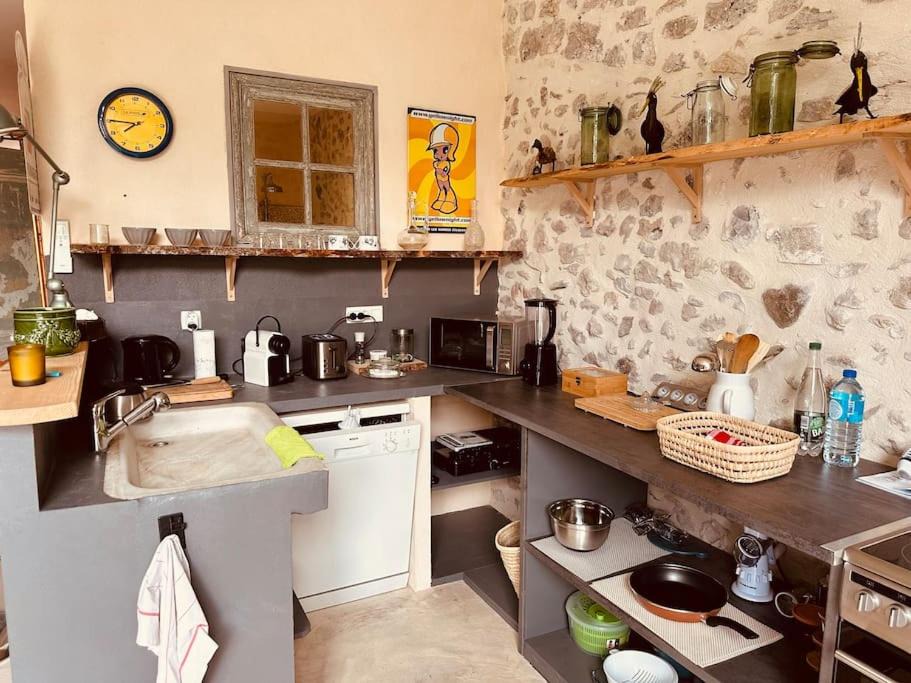 Photo of Kitchen in Saint-Hippolyte-du-Fort