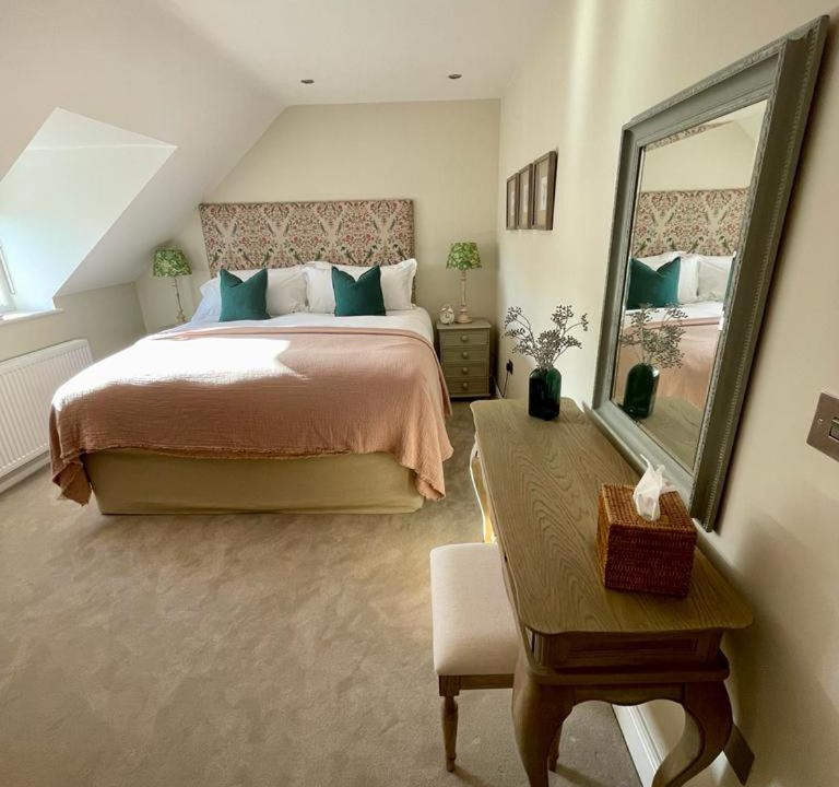 Photo of Others in Bentley