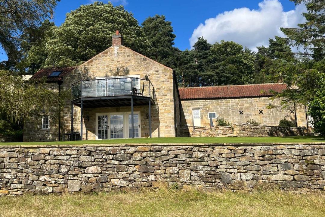 Photo of Buildings in Hartoft