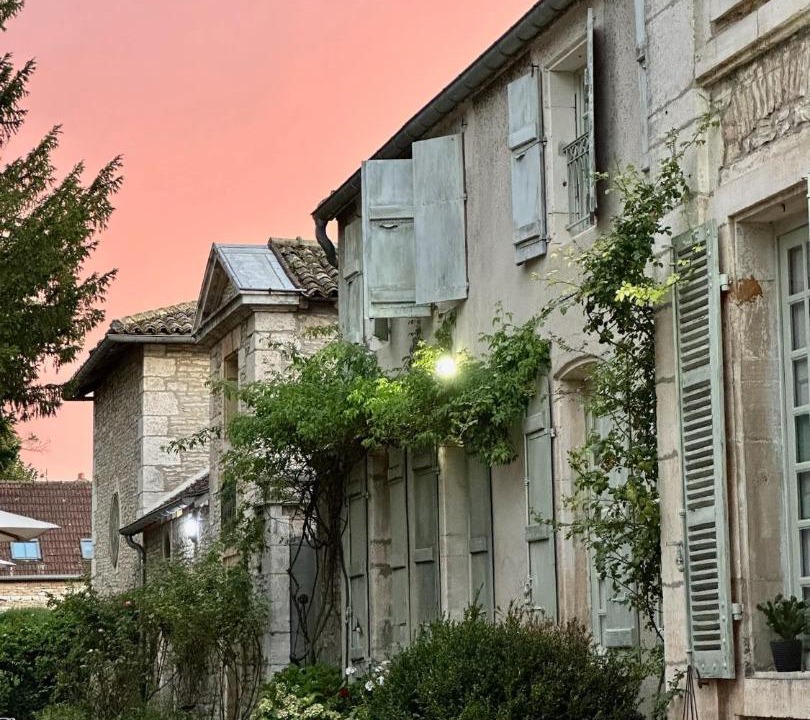 Photo of Buildings in Givry