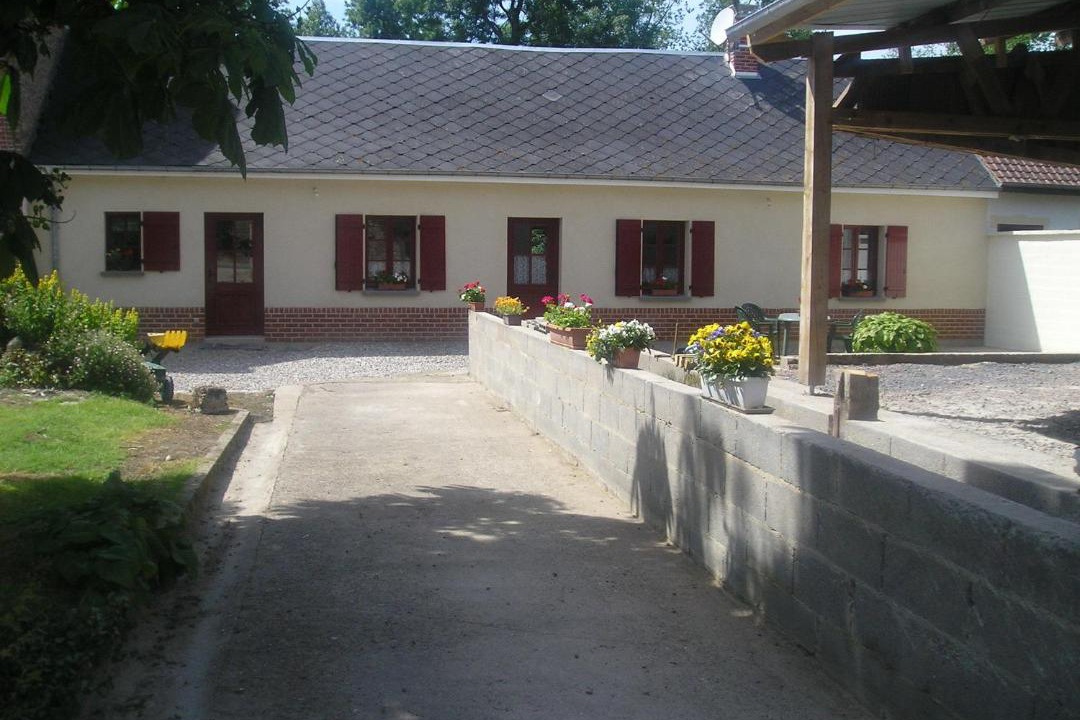 Photo of Buildings in Moyenneville