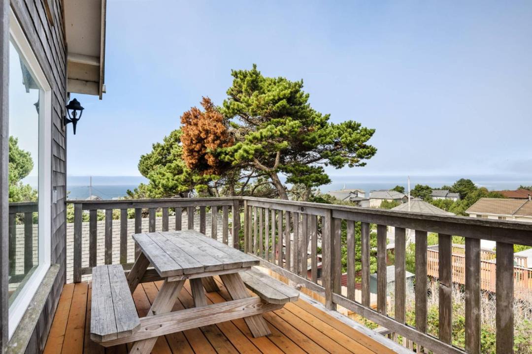 Photo of Patio Balcony in Roads End