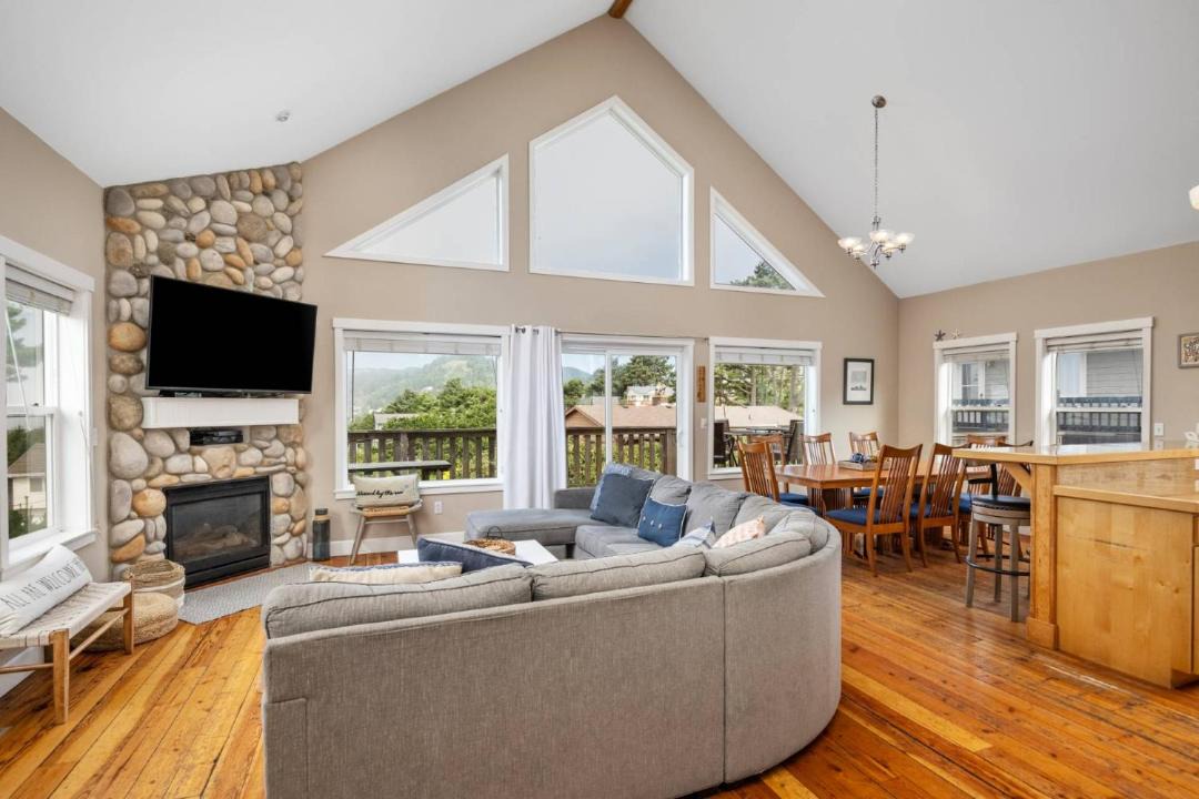 Photo of Livingroom in Roads End