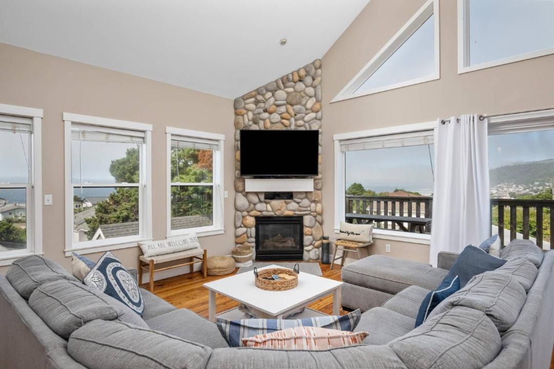 Photo of Livingroom in Roads End