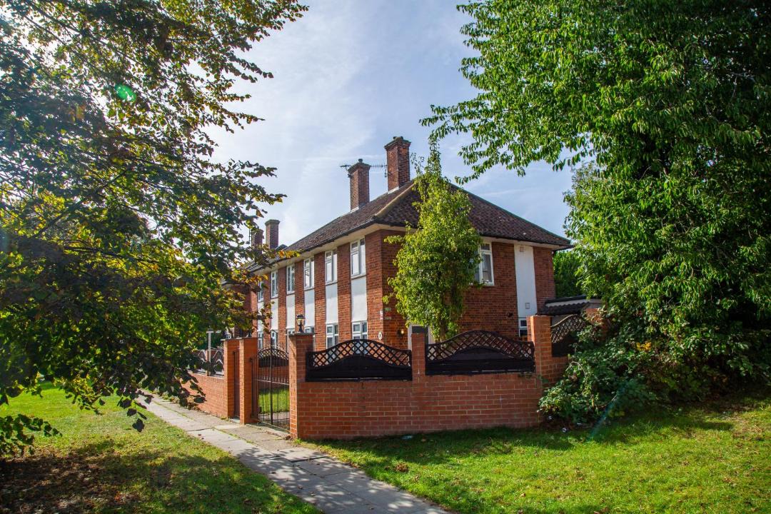 Photo of Others in Five Oak Green