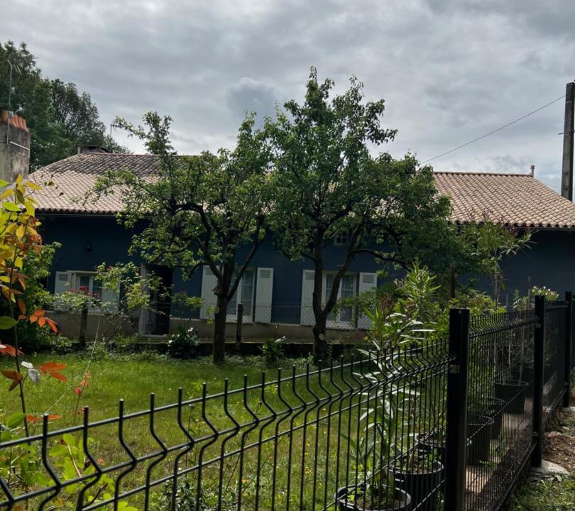 Photo of Others in Payre