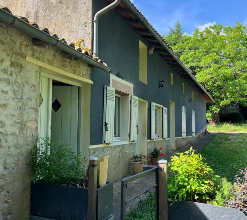 Photo of Others in Payre