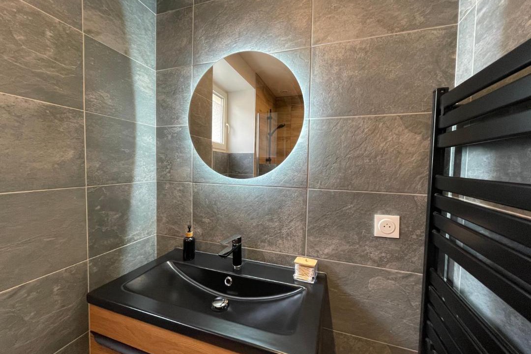 Photo of Bathroom in Accolay