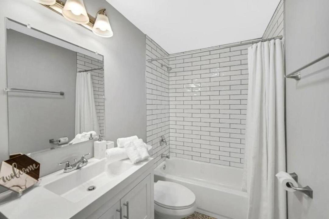 Photo of Bathroom in Forest Park