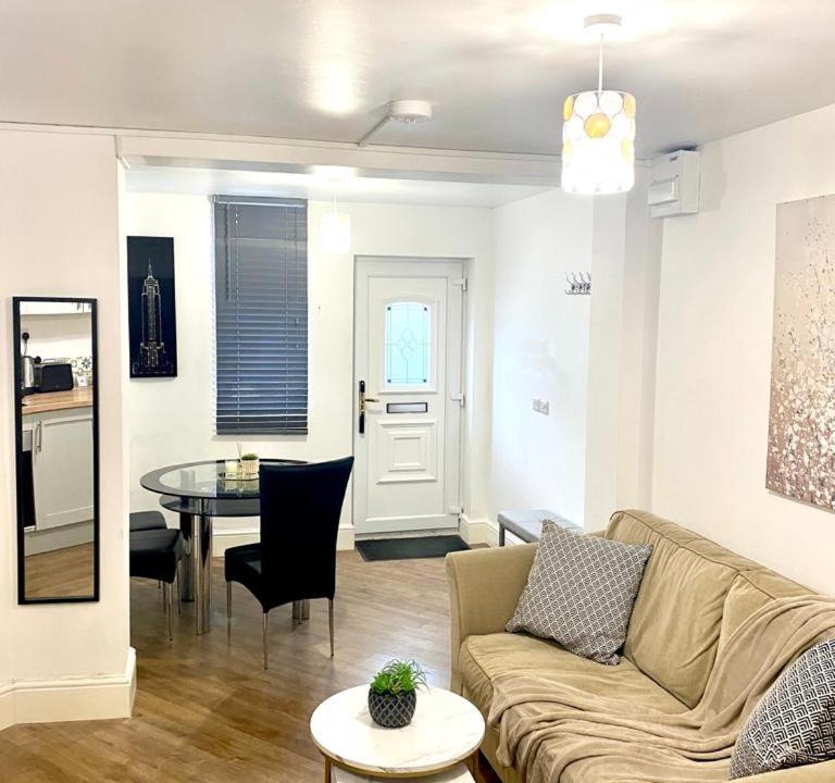 Photo of Livingroom in Patchway