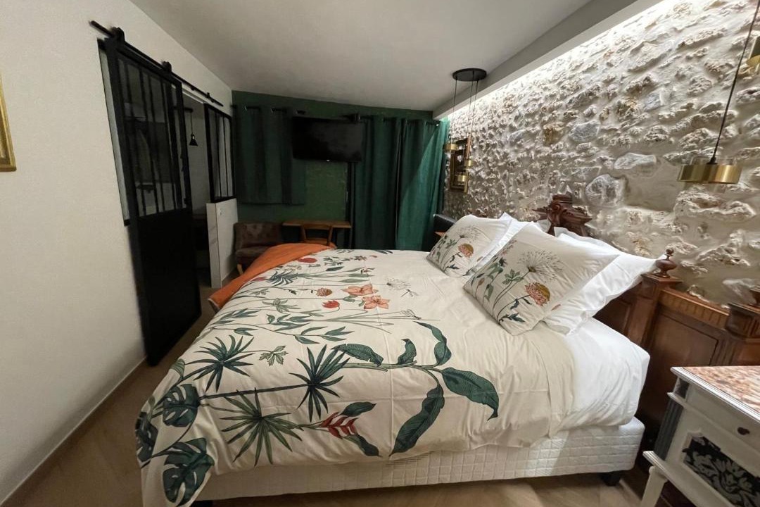 Photo of Bedroom in Sainte-Genevieve-des-Bois