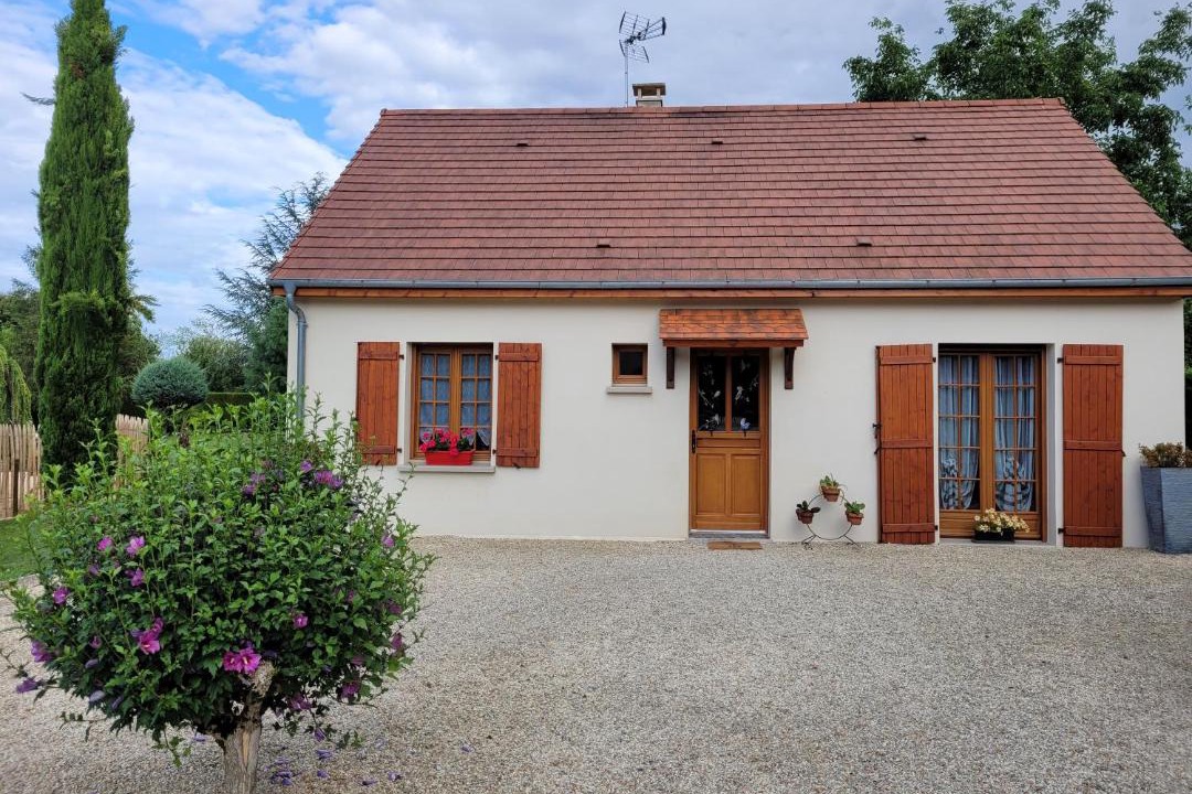 Photo of Buildings in Lacs