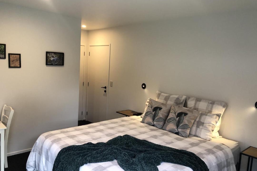 Photo of Others in One Tree Point