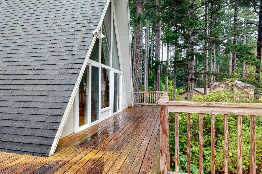 Photo of Patio Balcony in Dunes City