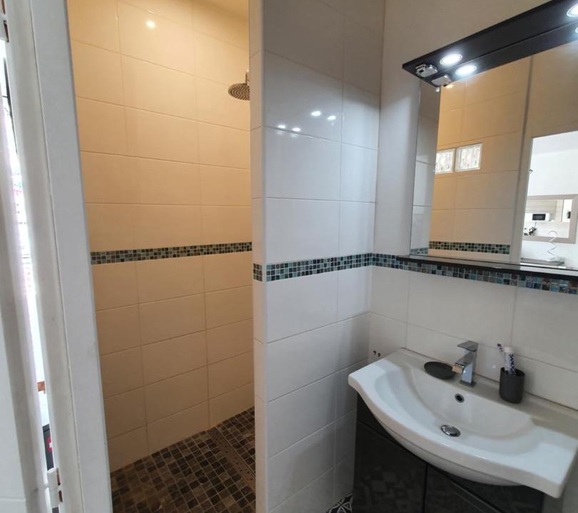 Photo of Bathroom in Charleville-Mezieres