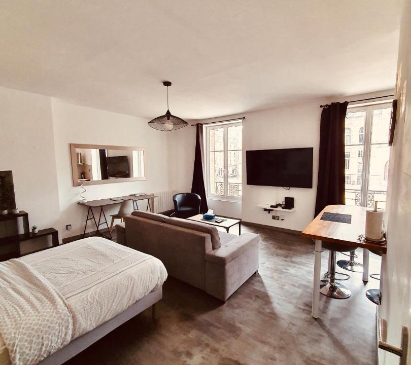 Photo of Bedroom in Charleville-Mezieres