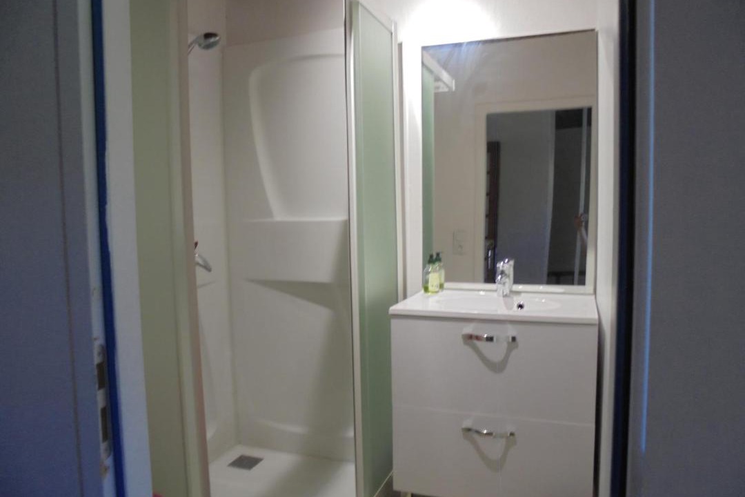 Photo of Bathroom in Condeon