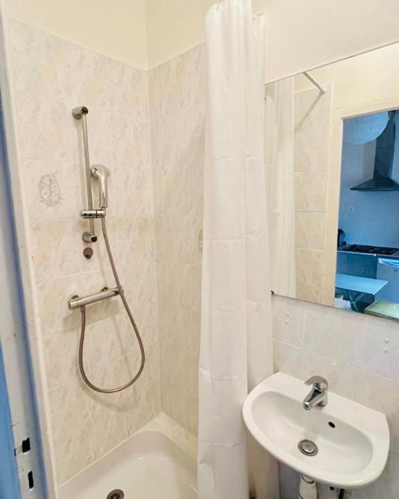 Photo of Bathroom in Sete