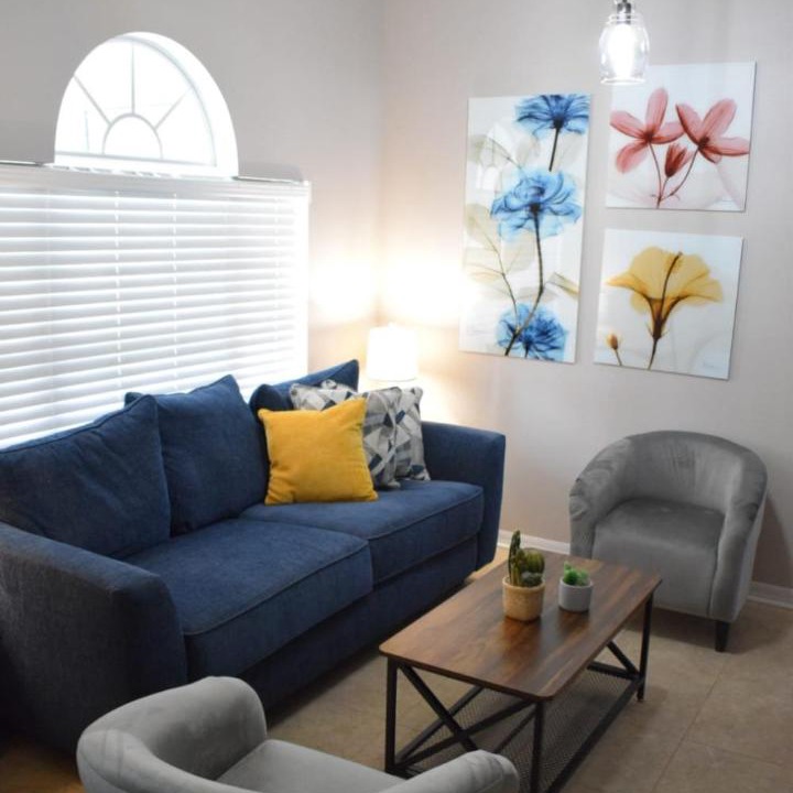 Photo of Livingroom in Greater Groves