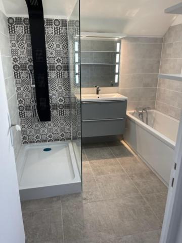 Photo of Bathroom in Veneux-les-Sablons