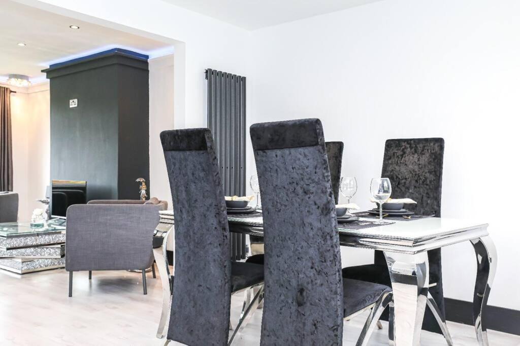 Photo of Others in Glasgow