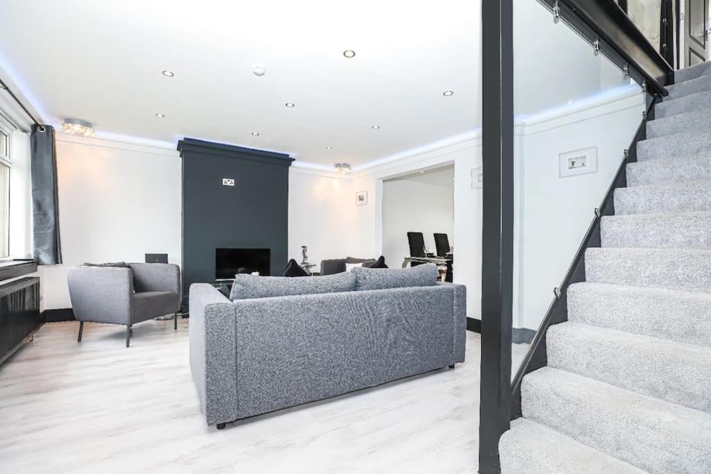 Photo of Others in Glasgow