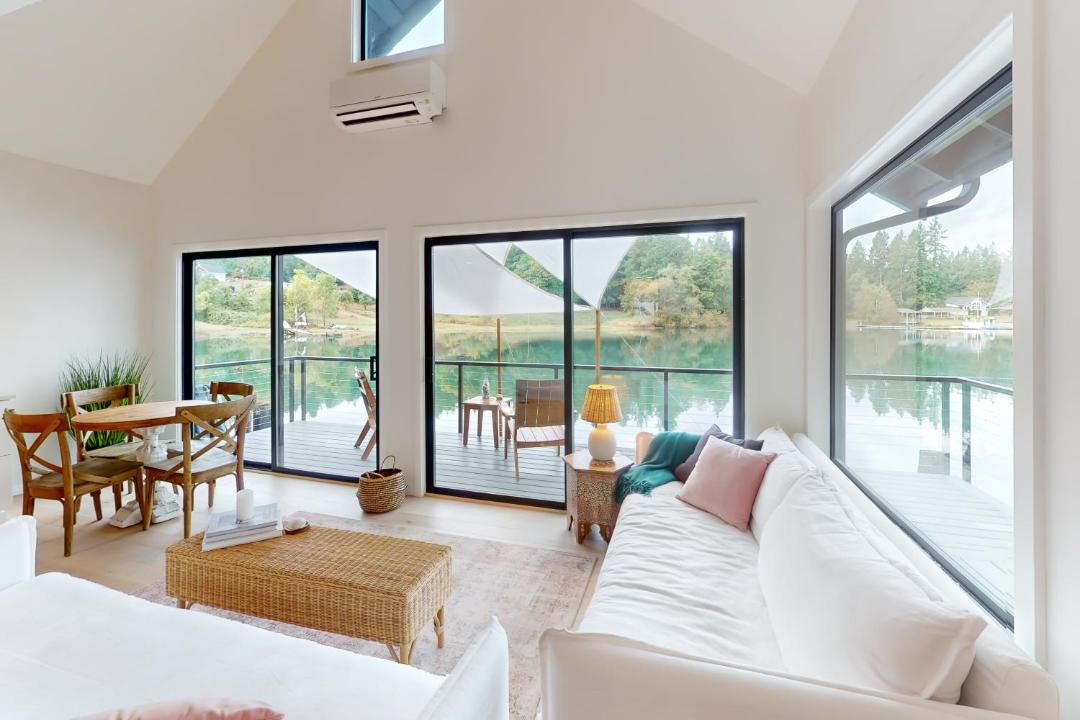 Photo of Livingroom in Fox Island