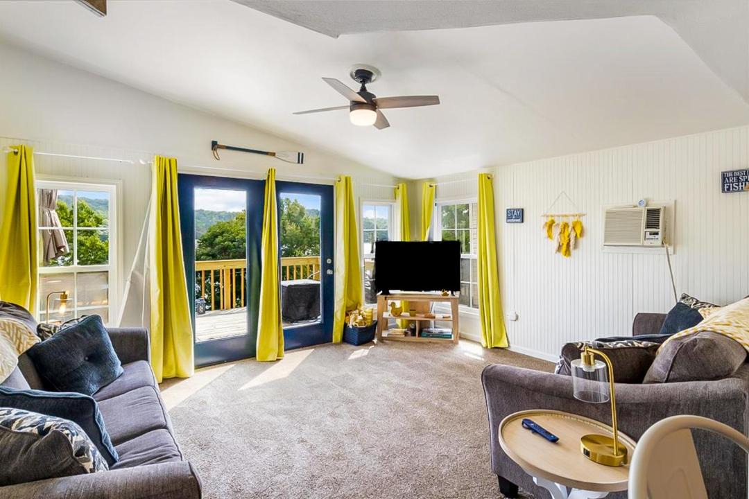 Photo of Livingroom in Gravois Mills