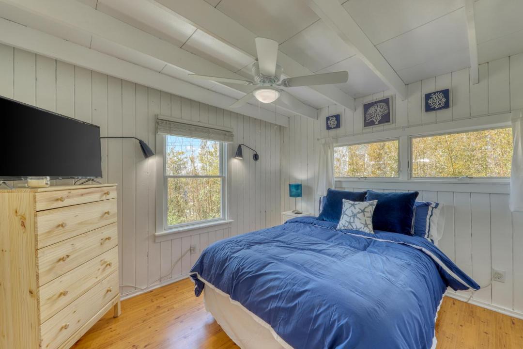Photo of Bedroom in Ocean Bay Park