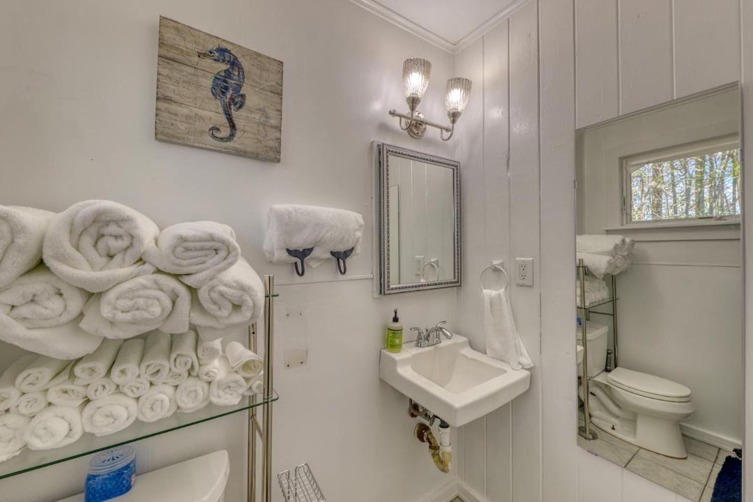 Photo of Bathroom in Ocean Bay Park